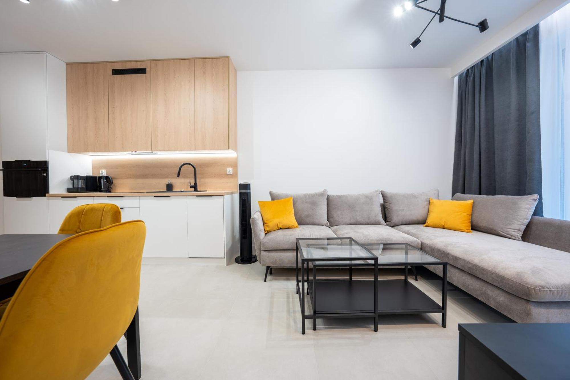 Miodowy Apartament Z Duzym Tarasem W Rewalu, Blisko Morza Экстерьер фото