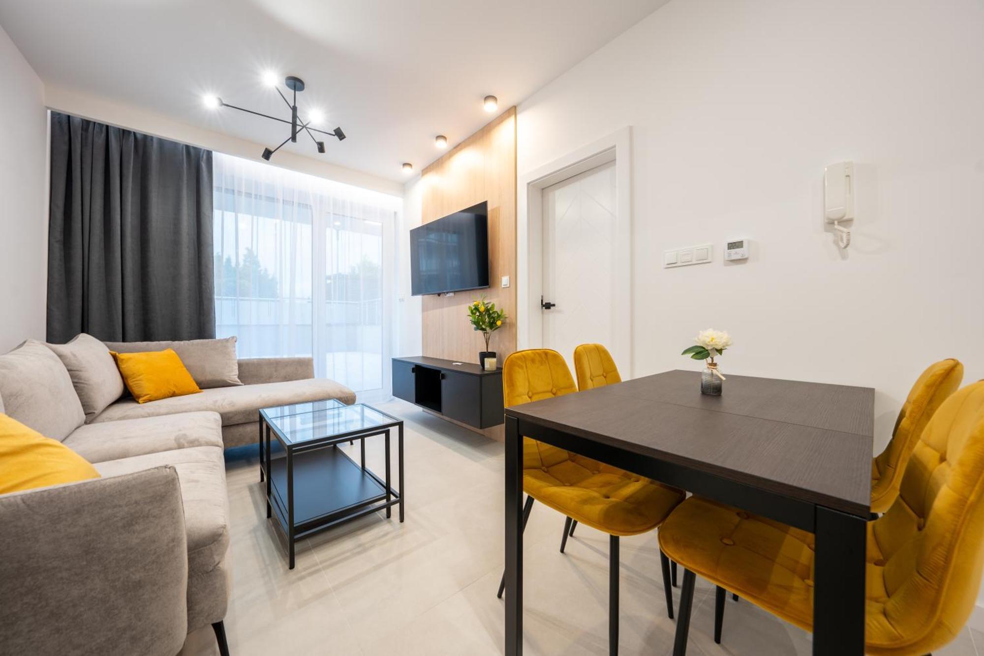 Miodowy Apartament Z Duzym Tarasem W Rewalu, Blisko Morza Экстерьер фото